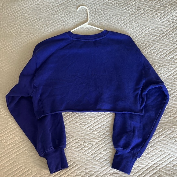 TNA Cozy - Purple Fleece Cropped Crewneck - US SM - Picture 6 of 14